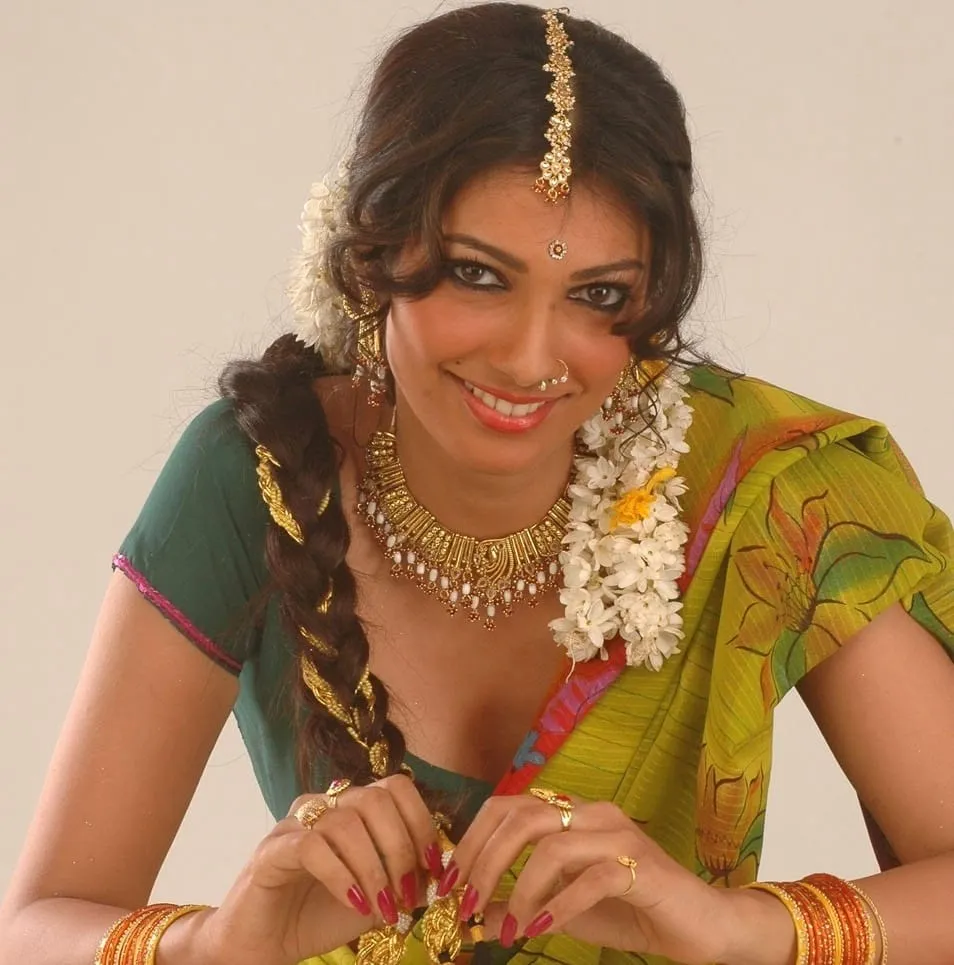 yukta mookhey hd wallpaper free download